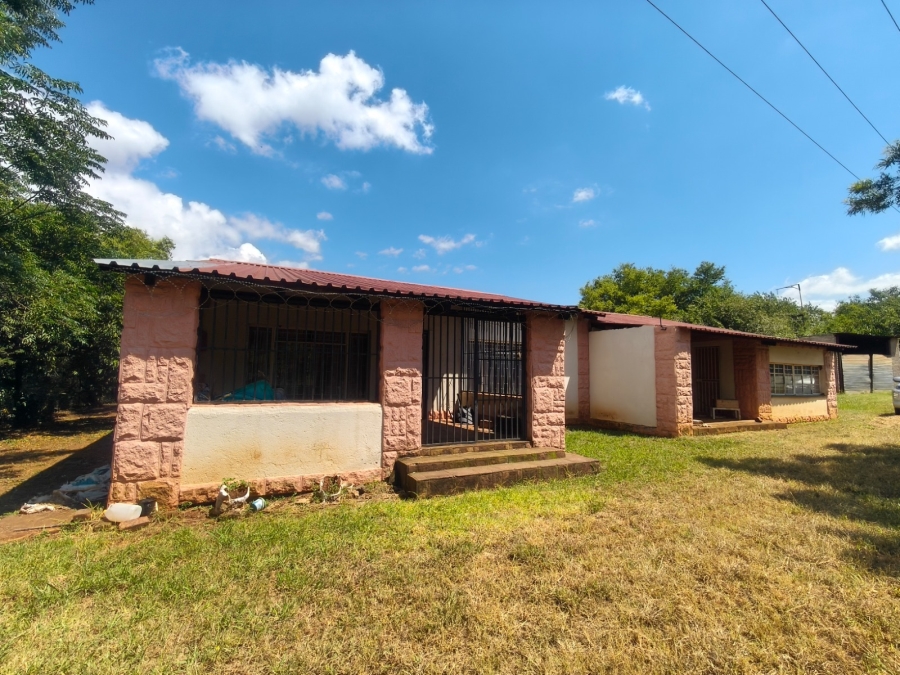 5 Bedroom Property for Sale in Rustenburg Rural North West